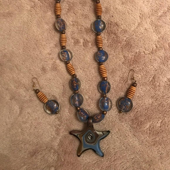 Glass gold dust necklace and earrings - Picture 2 of 2